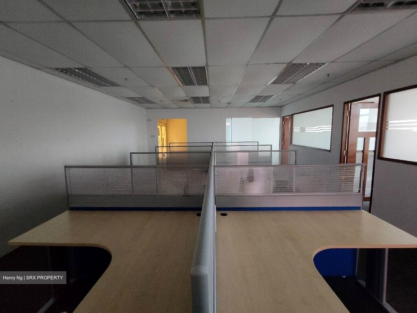Peninsula Shopping Complex (D6), Office #579068601